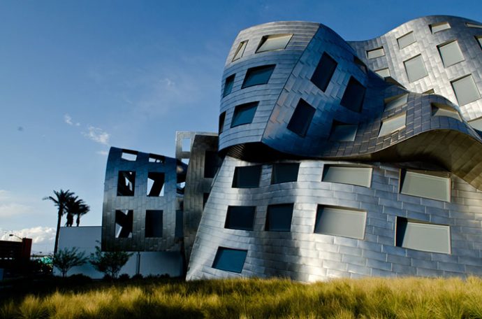 20-edificios-de-frank-gehry-que-parecen-sacados-de-una-pelicula-de-ciencia-ficcion {keyword}